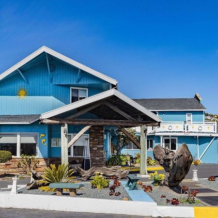 Oceanside Inn & Suites, A Days Inn By Wyndham ฟอร์ตแบรก ภายนอก รูปภาพ