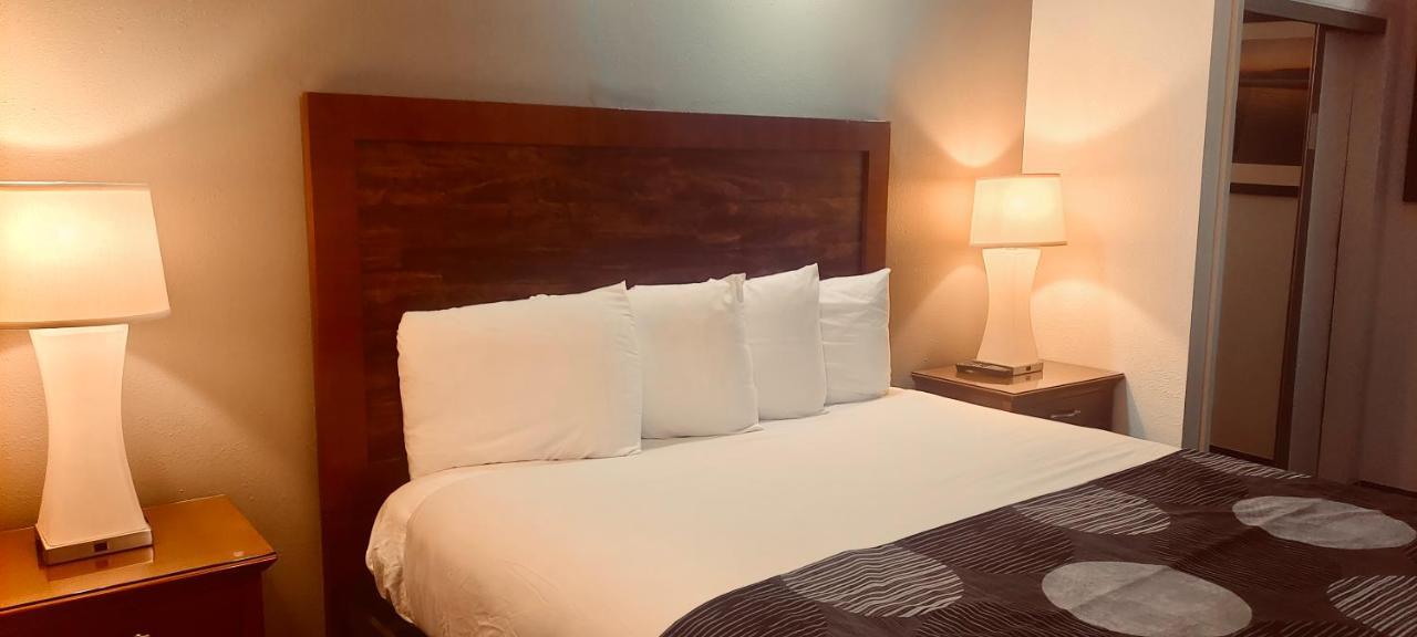 Oceanside Inn & Suites, A Days Inn By Wyndham ฟอร์ตแบรก ภายนอก รูปภาพ