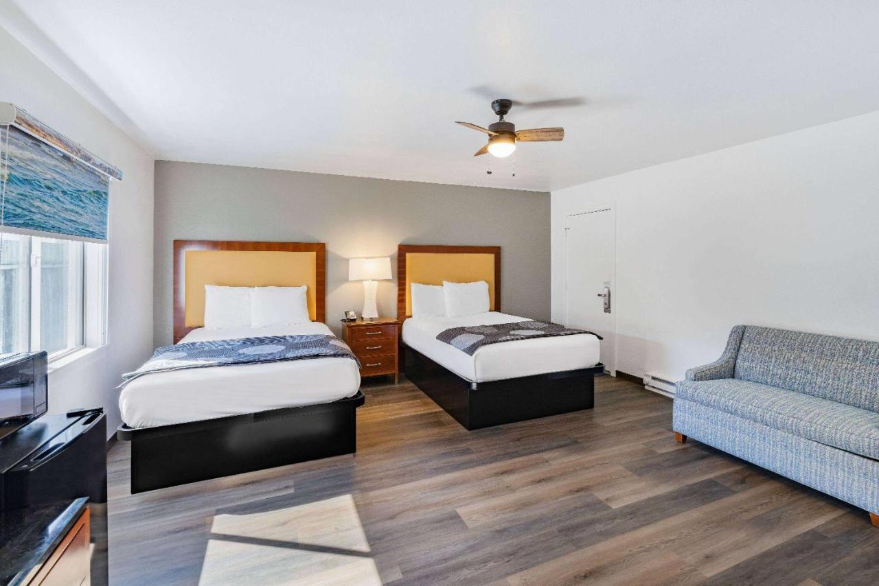 Oceanside Inn & Suites, A Days Inn By Wyndham ฟอร์ตแบรก ภายนอก รูปภาพ